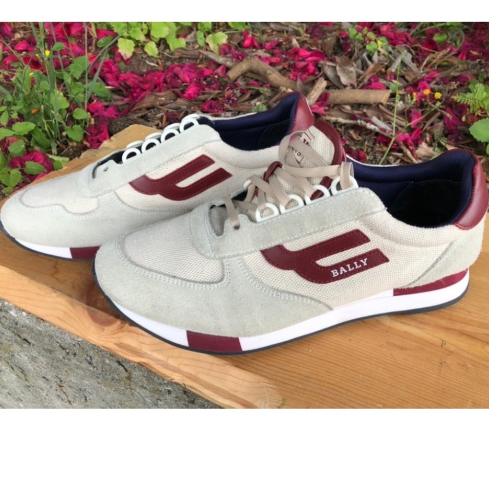 Bally Galaxy in off white/red colorway sz US 7